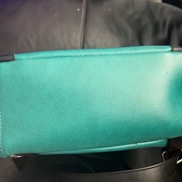 My hero academia book bag from hot topic green silver and black - Picture 7 of 7